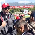 Jorge Bava atendiendo a medios de comunicación en la sede deportiva de Tenjo | Foto: FutbolData.