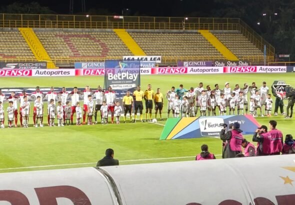Fortaleza vs. Independiente Santa Fe en el Metropolitano de Techo | Foto: Jhon Barriga/ Futboldata.